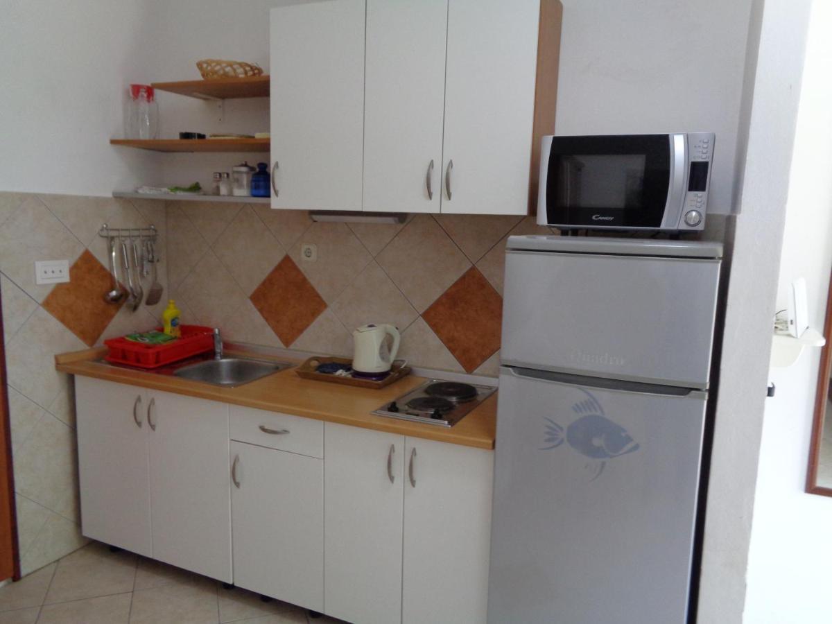 Apartments Maslina Лумбарда Екстериор снимка