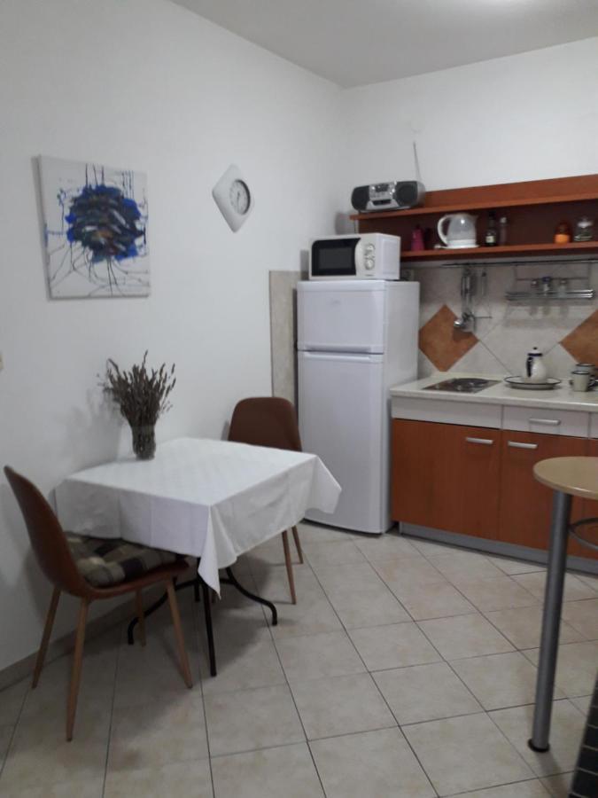 Apartments Maslina Лумбарда Екстериор снимка