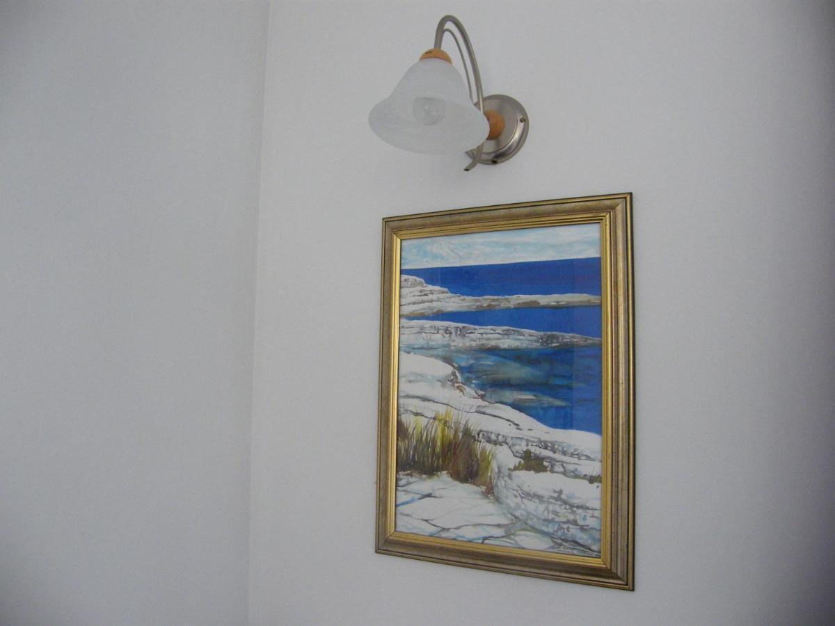 Apartments Maslina Лумбарда Екстериор снимка