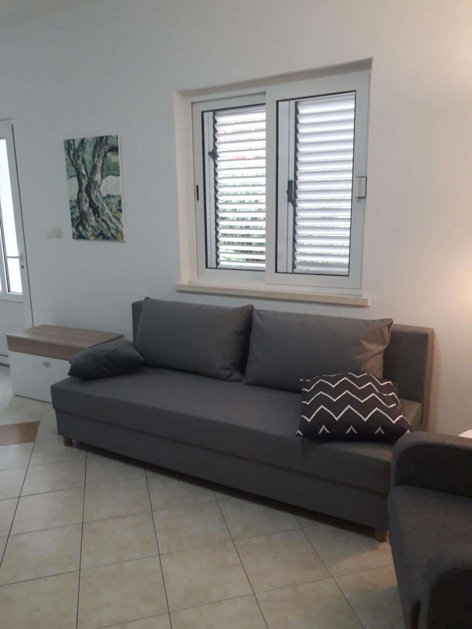 Apartments Maslina Лумбарда Екстериор снимка