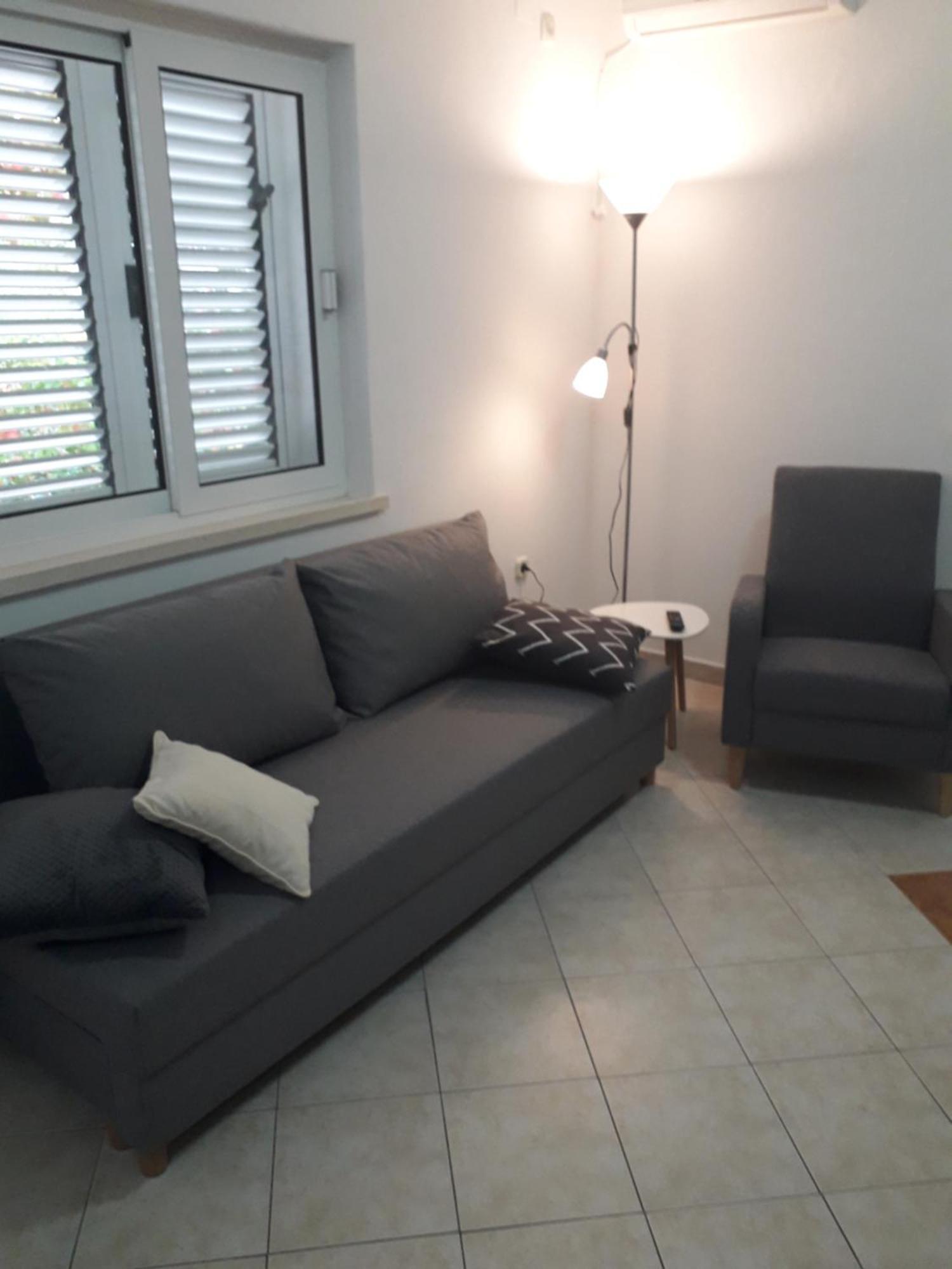 Apartments Maslina Лумбарда Екстериор снимка