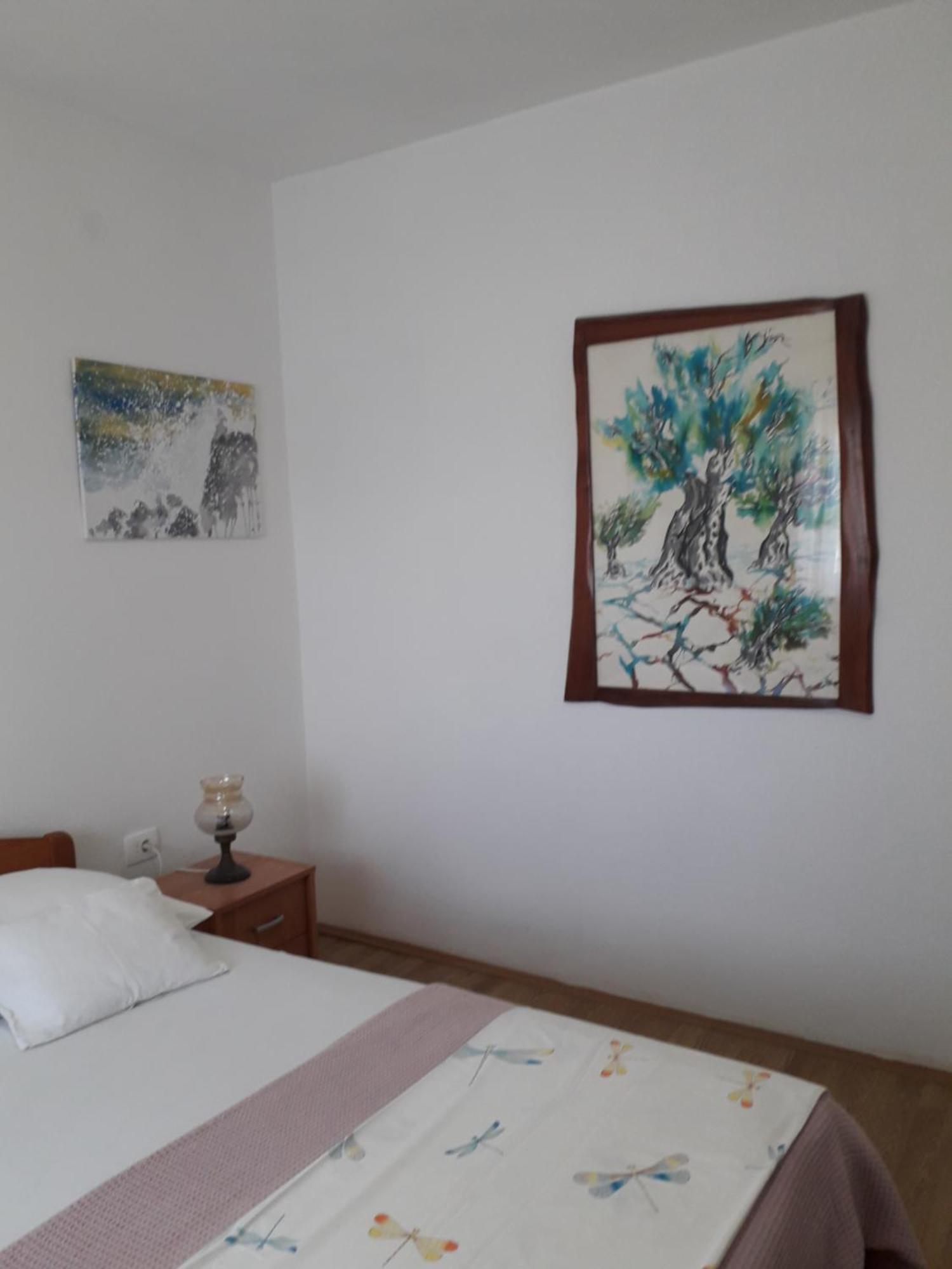 Apartments Maslina Лумбарда Екстериор снимка