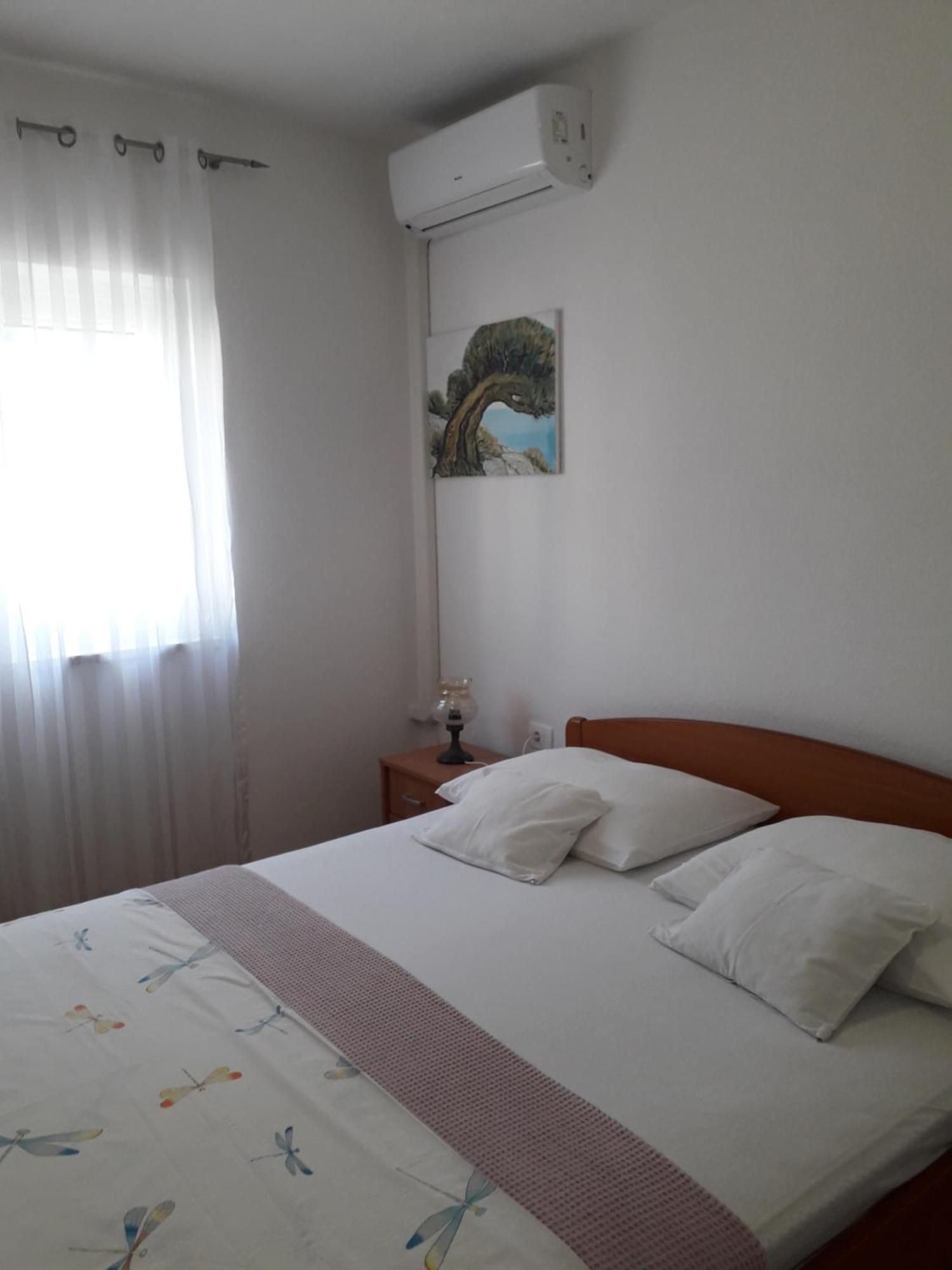 Apartments Maslina Лумбарда Екстериор снимка