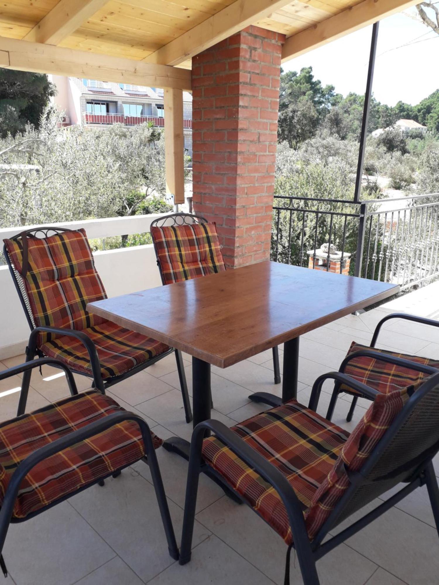 Apartments Maslina Лумбарда Екстериор снимка