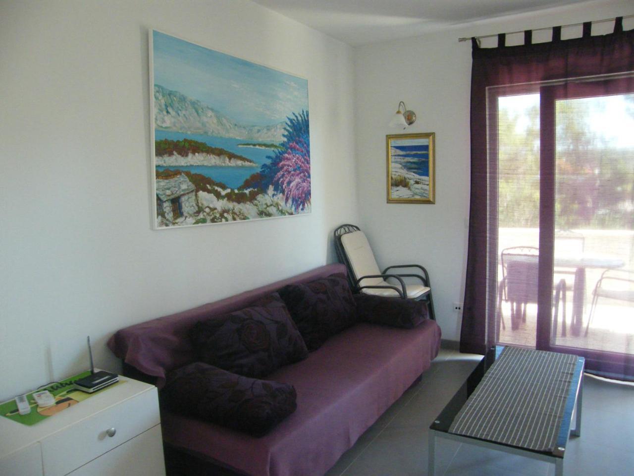 Apartments Maslina Лумбарда Екстериор снимка
